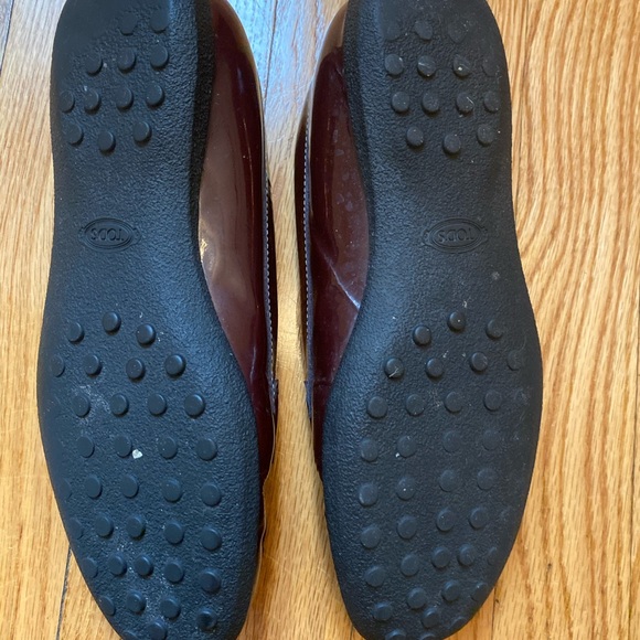 TOD’S Women’s Patent  Leather Loafers - Picture 2 of 4